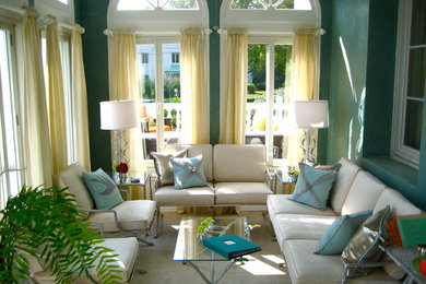Inspiration for a contemporary sunroom remodel in New York