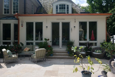 Example of a sunroom design in Chicago