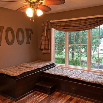 Traditional Dog Room in Florence, Kentucky