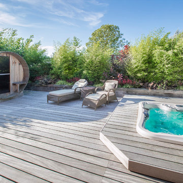 Barrel Sauna and Outdoor Hot Tub