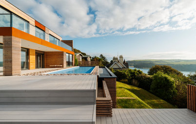Houzz Tour: A Devon Home That Cleverly Frames a Spectacular View