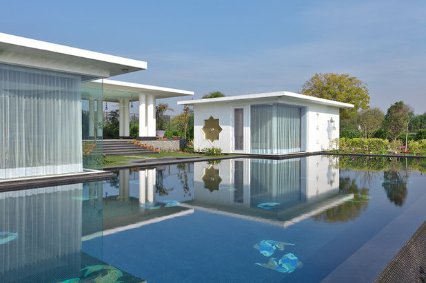 Contemporary Swimming Pool by Deepak Aggarwal Photography