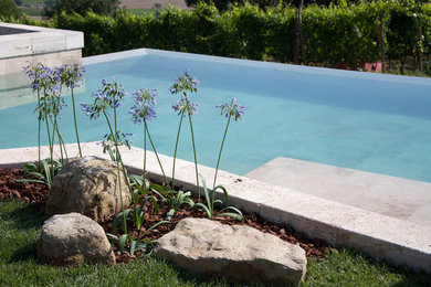 Design ideas for a rural swimming pool in Florence.