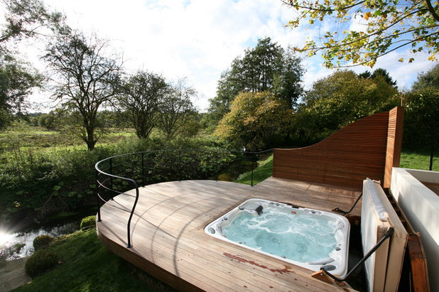 Contemporary Swimming Pool & Hot Tub by Adrian Griffiths Landscaping & Design