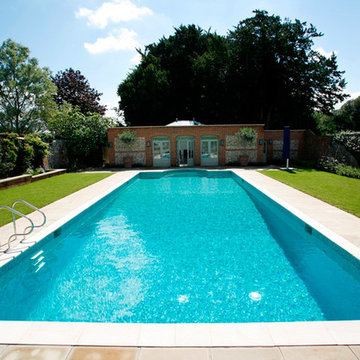 Outdoor Swimming Pool and Garden Room in Oxfordshire