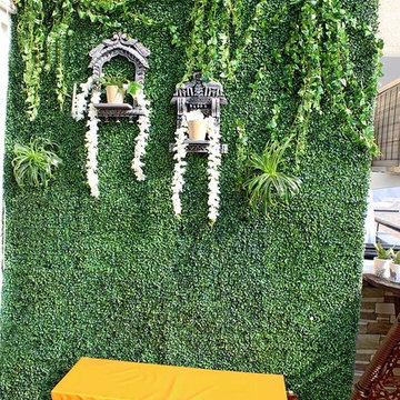 Artificial Green Wall with Wall Accents