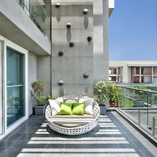 Ispirazione per un grande balcone design