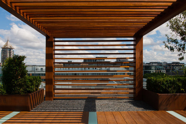 Contemporary Terrace by Aralia: Innovation in Landscape Design