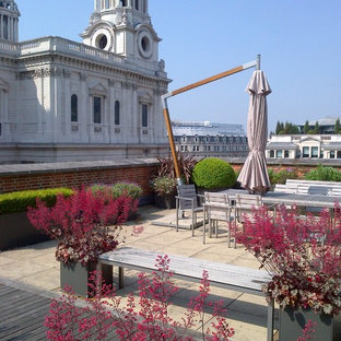 Immagine di una terrazza contemporanea