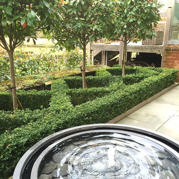 How we made our little courtyard with knot garden