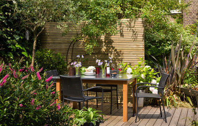 Garden Tour: A Chic London Retreat with a Restaurant Terrace Feel