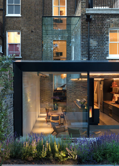 Contemporary Terrace by Finkernagel Ross GmbH