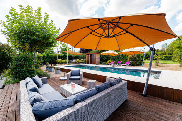 Modern Terrasse by GIFFEL GMBH - GARTEN.POOL