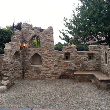 Gartenmauer mit dem Charme einer Ruine