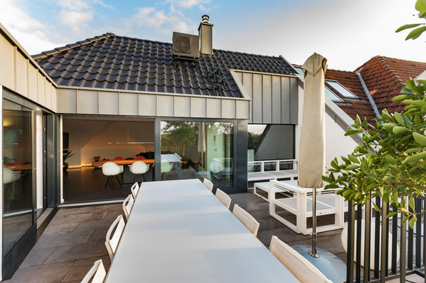 Contemporary Terrace by ONE!CONTACT-Planungsbüro GmbH