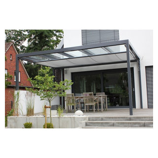 Terrassen-Überdachung Flachdach mit Glas - Modern - Deck - Other - by  REISMANN Metallbau | Houzz