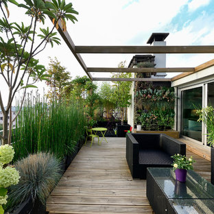 Esempio di una terrazza minimal di medie dimensioni