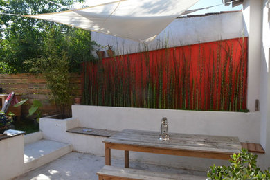 Cette image montre une terrasse minimaliste.