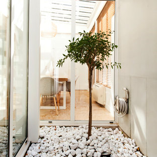 Esempio di un patio o portico nordico