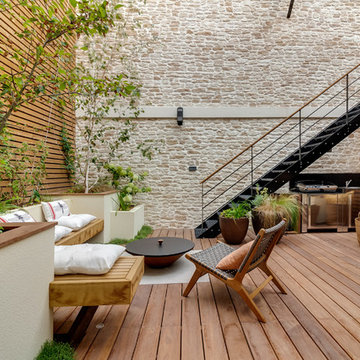 Un patio de ville