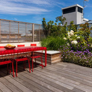 Ispirazione per una privacy sulla terrazza tradizionale di medie dimensioni e sul tetto