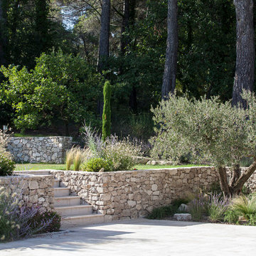 VENELLES - Jardin provençal en restanques