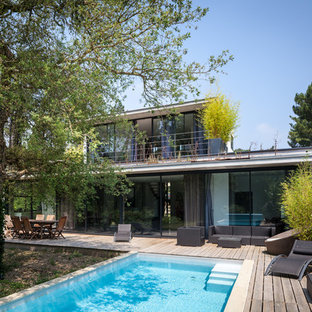 Idée de décoration pour une terrasse minimaliste de taille moyenne.