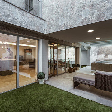 Casa discreta por fuera y espectacular por dentro.