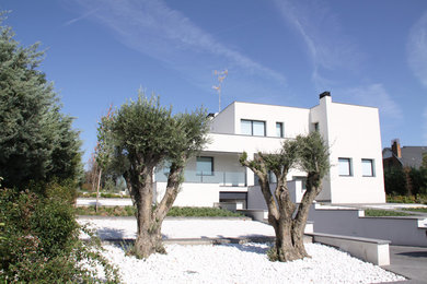 Casa unifamiliar moderna de diseño minimalista en Madrid