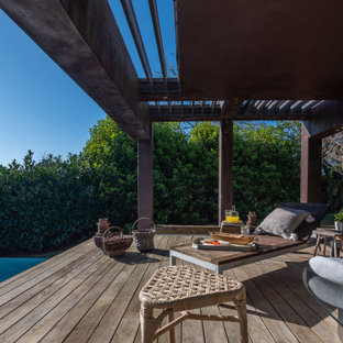 Diseño de terraza actual con pérgola