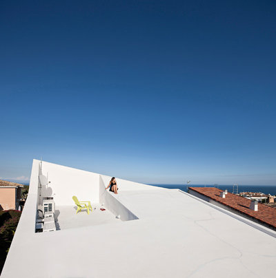 Contemporáneo Terraza y balcón by re-activa arquitectura