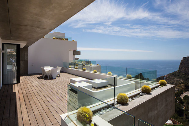 Contemporáneo Terraza y balcón by VAQUERO&WORKGROUPS Viviendas