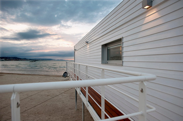 Beach Style Deck by studio zero85