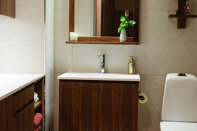 ストックホルムにあるコンテンポラリースタイルのおしゃれなトイレ・洗面所の写真