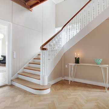 Smukke gulve og en elegant trappe