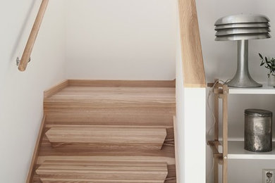 ストックホルムにある北欧スタイルのおしゃれな階段の写真