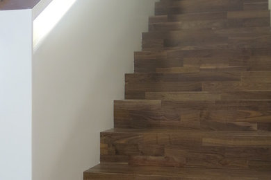 Bild på en minimalistisk trappa