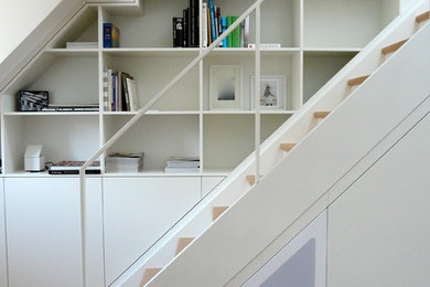 Example of a minimalist staircase design in Dusseldorf