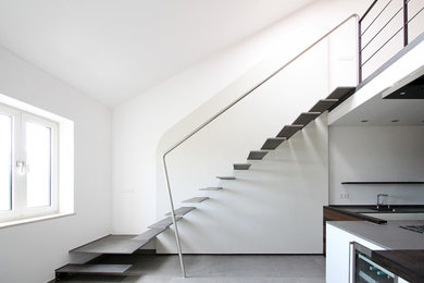 Schwebende, Mittelgroße Moderne Treppe mit offenen Setzstufen in München