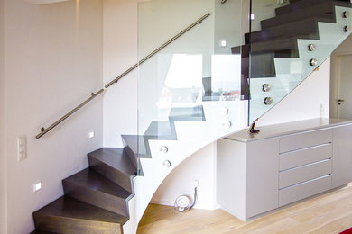 This is an example of a contemporary staircase in Frankfurt.
