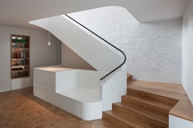 Contemporary Staircase by WIEWIORRA STUDIO