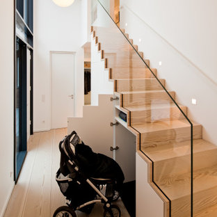 Moderne Treppe in Sonstige