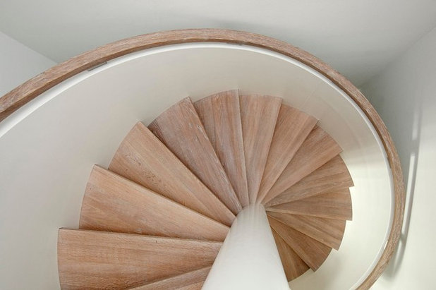 Modern Treppen by Gerald Hennings Interior Design