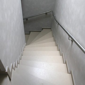 Treppenaufgang in Gästehaus von oben