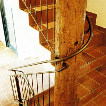 Treppengeländer in einem umgebauten Vierkanthof