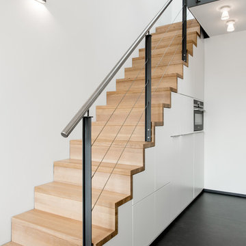 Versteckte Küche unter der Treppe