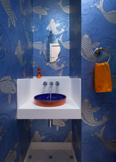Trendy Lille badeværelse by QT INTERIOR DESIGN