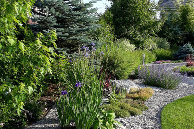 Свежая идея для дизайна: участок и сад в стиле неоклассика (современная классика) - отличное фото интерьера