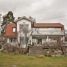 Houzz Tour: Personal warmth in the Swedish 90-year-old villa