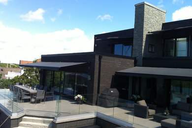 Exemple d'une terrasse moderne.